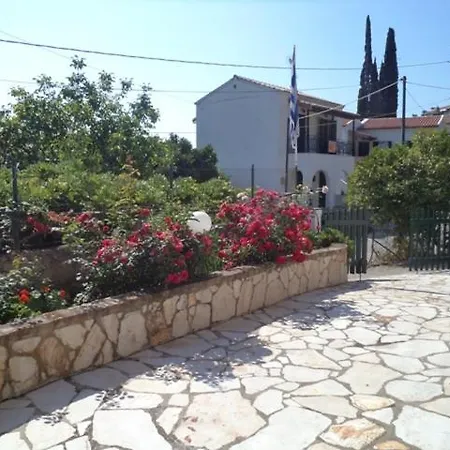 Nikolas Yiannis, Bay Sea View Apartamento
