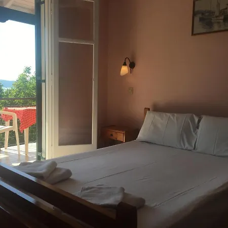 Nikolas Yiannis, Bay Sea View Apartamento